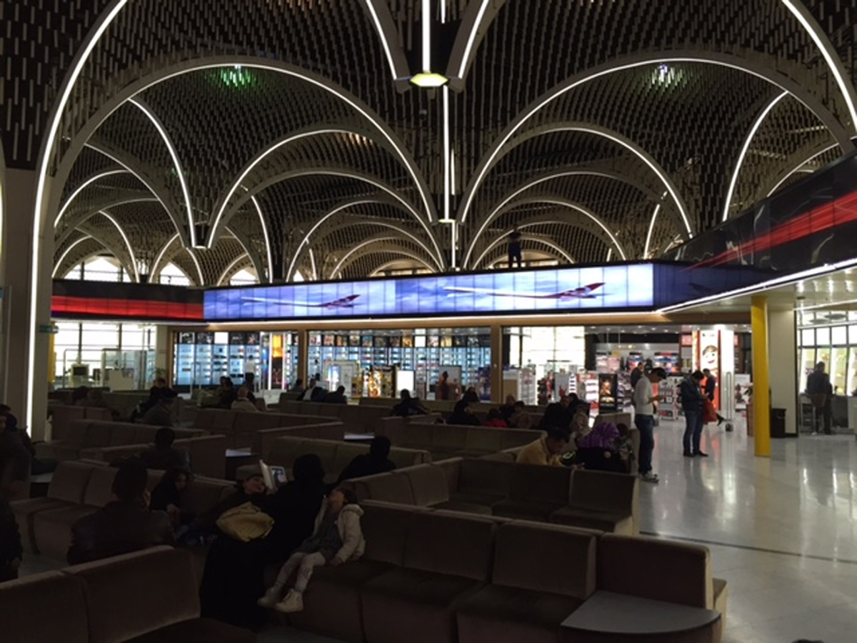 BT8310_Baghdad_Airport_Iraq_with_Screens